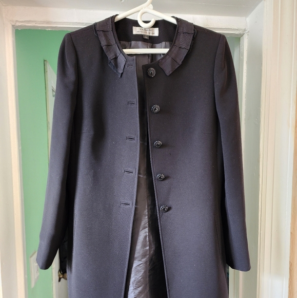 Tahari Arthur S. Levin women's dress coat. - Picture 7 of 8